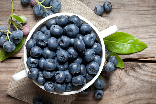 8-Must-Have-Superfoods-for-Every-Shopping-List-Blueberries