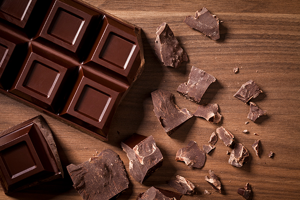 8-Must-Have-Superfoods-for-Every-Shopping-List-Chocolate